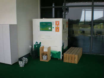 Máquina expendedora de la pelota de golf de la gestión de la calidad de miembro automática para el campo de prácticas del golf